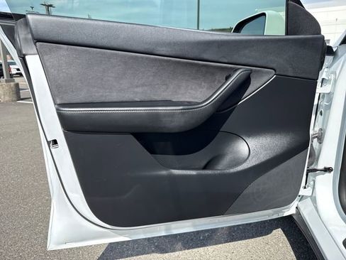 Used 2022 Tesla Model Y Performance AWD/4WD image 21