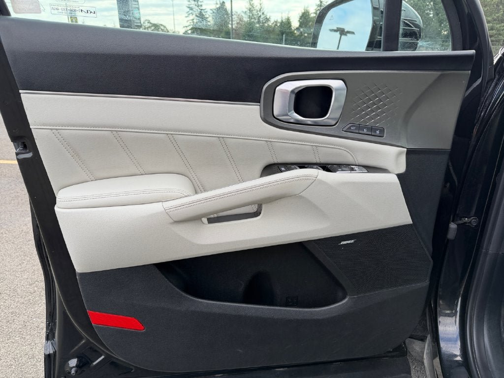 Used 2023 Kia Sorento SX Prestige w/ Panoramic Sunroof Package AWD/4WD image 20