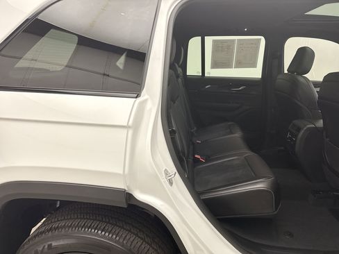Used 2023 Jeep Grand Cherokee Altitude image 19