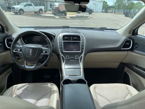 Used 2020 Lincoln Nautilus Reserve image 24