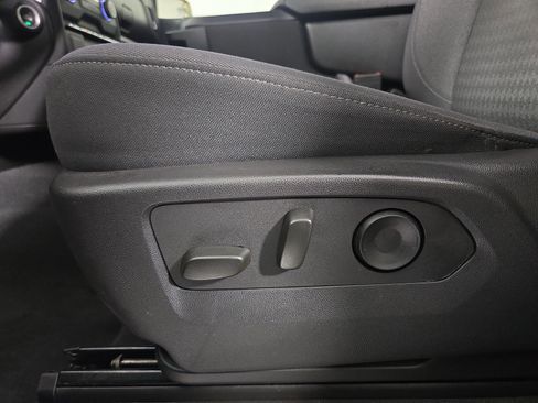 Certified 2025 Chevrolet Silverado 1500 Custom AWD/4WD image 29