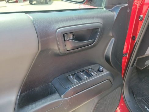 Used 2019 Toyota Tacoma SR w/ SR Convenience Package AWD/4WD image 19
