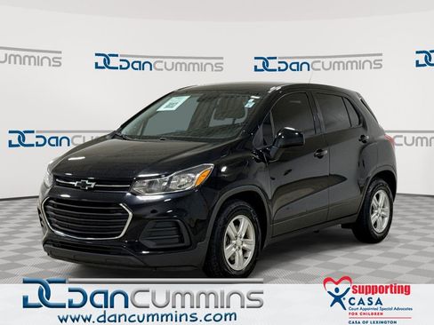 Used 2020 Chevrolet Trax LS FWD image 1