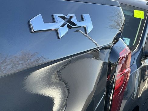 Used 2022 GMC Sierra 1500 SLT image 4