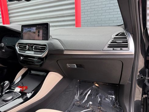 Used 2022 BMW X4 xDrive30i w/ M Sport Package 2 AWD/4WD image 38