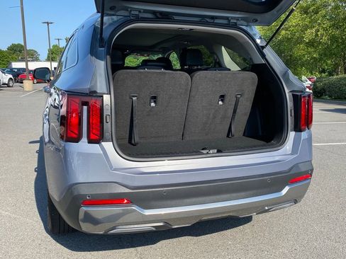 Certified 2024 Kia Sorento S w/ Panoramic Sunroof Package FWD image 9