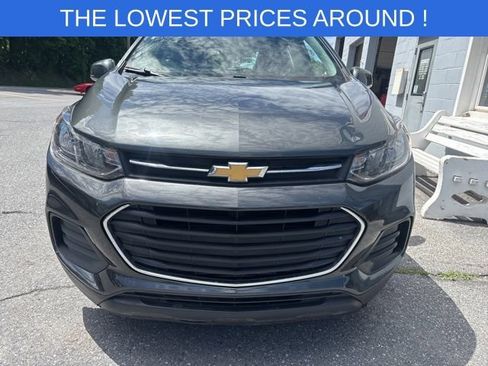 Used 2020 Chevrolet Trax LS FWD image 2