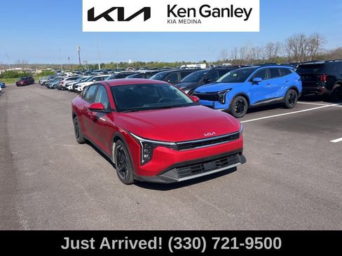 Certified 2025 Kia K4 EX FWD image 3