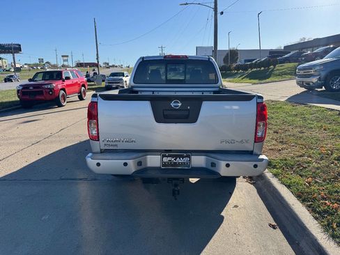 Used 2016 Nissan Frontier PRO-4X image 4
