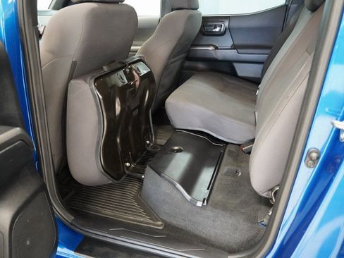 Used 2016 Toyota Tacoma TRD Off-Road image 24