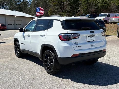 Used 2026 Jeep Compass Latitude AWD/4WD image 7