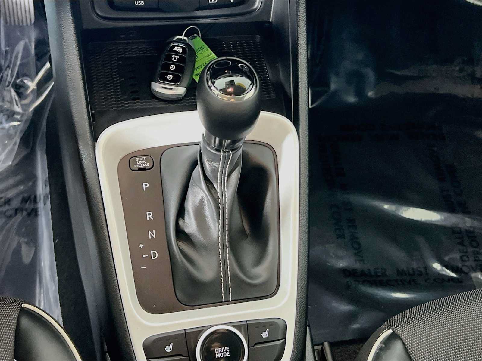 Certified 2026 Hyundai Venue SEL FWD image 17