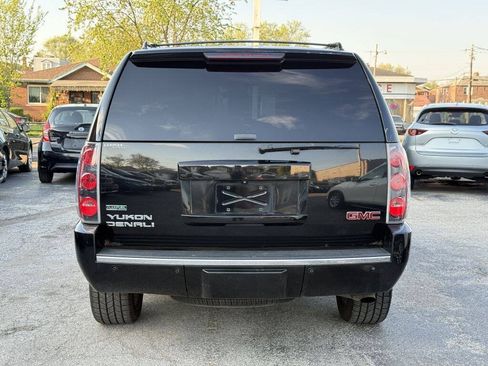 Used 2011 GMC Yukon Denali AWD/4WD image 10