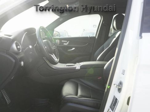 Used 2021 Mercedes-Benz GLC 300 4MATIC image 25