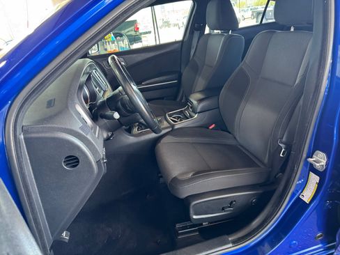 Used 2022 Dodge Charger SXT RWD image 9