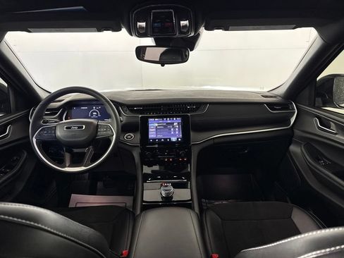 Certified 2023 Jeep Grand Cherokee Altitude AWD/4WD image 32