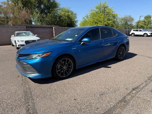 Used 2019 Toyota Camry LE FWD image 1