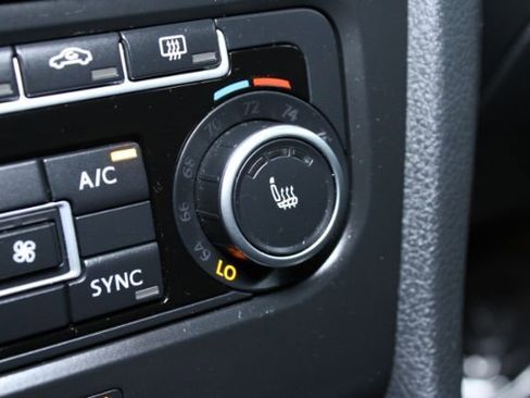 Used 2013 Volkswagen Golf 4-Door image 17