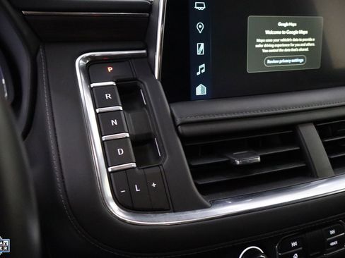 Used 2024 Chevrolet Suburban LT image 18