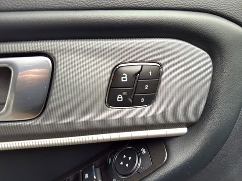 New 2026 Ford Explorer ST-Line w/ ST-Line Street Pack image 17