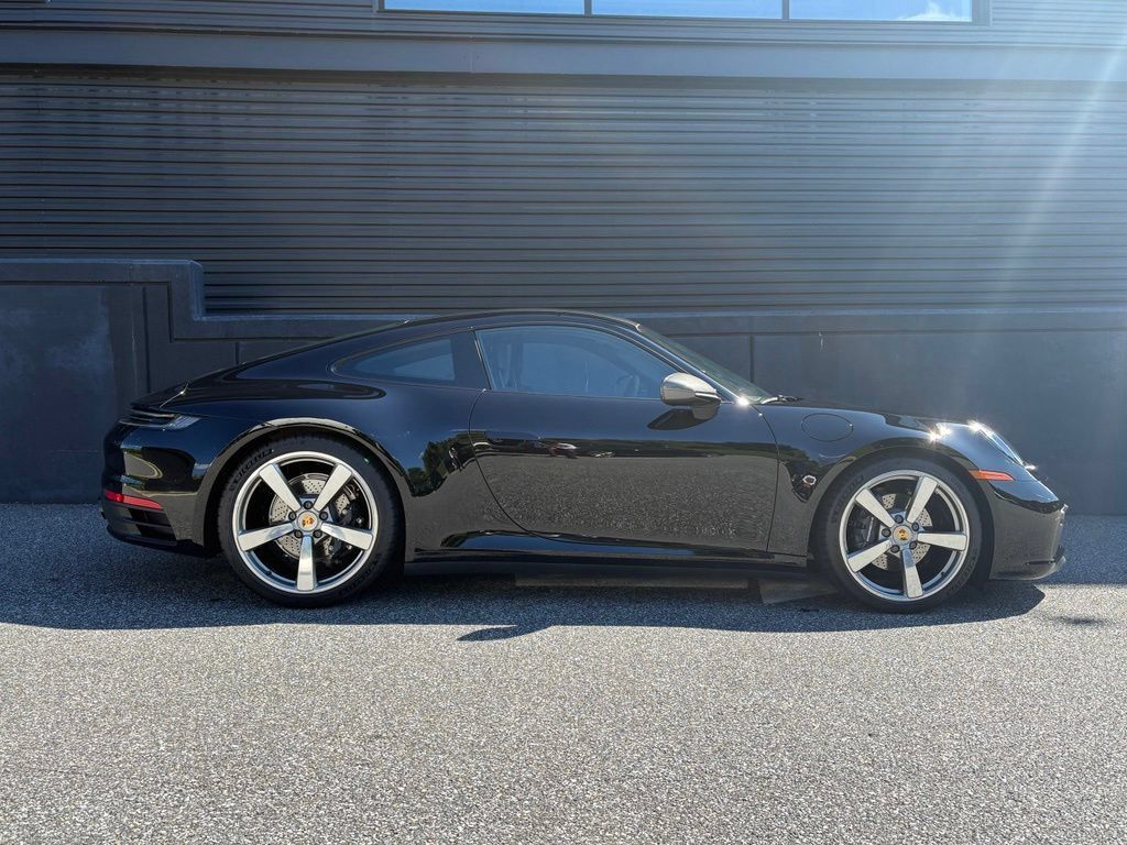 Certified 2024 Porsche 911 Carrera T RWD image 11
