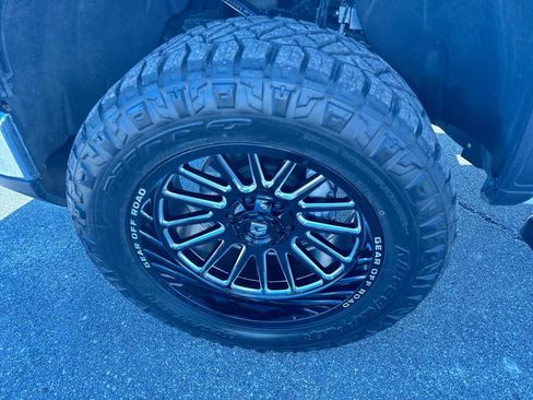 Used 2025 GMC Sierra 1500 SLT w/ SLT Premium Package image 10