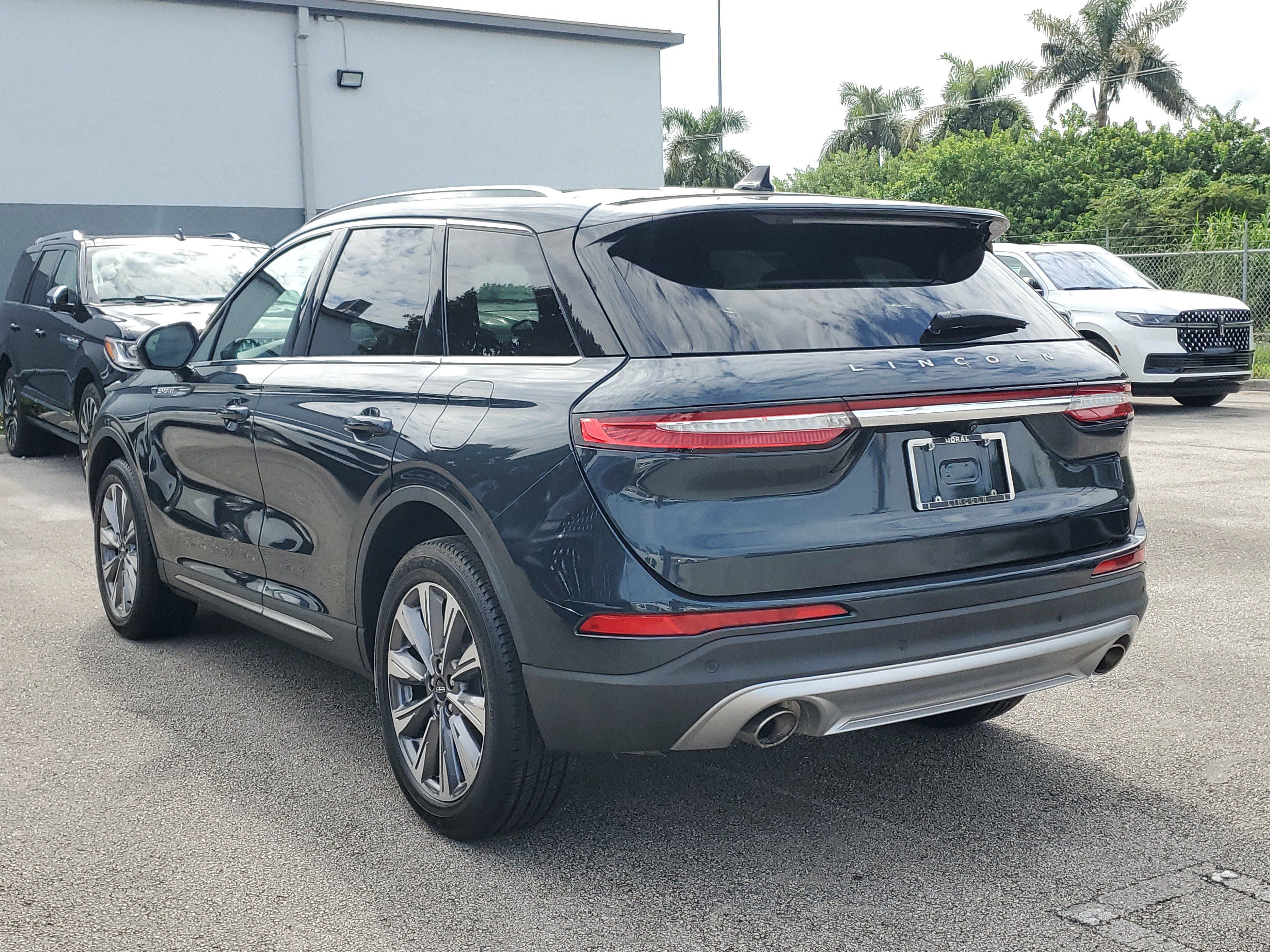 Used 2022 Lincoln Corsair Reserve FWD image 4