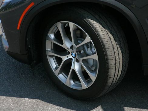 Used 2019 BMW X5 xDrive40i w/ Premium Package 2 AWD/4WD image 3