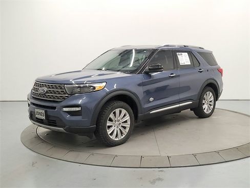 Used 2021 Ford Explorer King Ranch w/ Premium Technology Package image 3