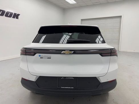 New 2026 Chevrolet Equinox EV LT image 6