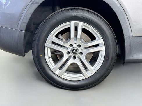 Used 2022 Mercedes-Benz GLB 250 w/ Premium Package Lite image 33