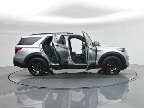 Used 2023 Ford Explorer ST w/ Equipment Group 401A image 5