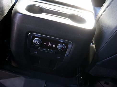 Used 2023 Chevrolet Suburban RST image 21