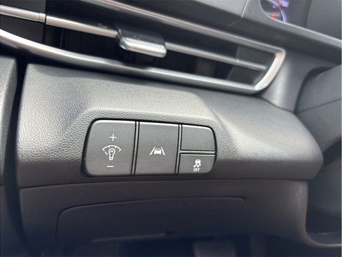 Used 2023 Hyundai Elantra SEL FWD image 28