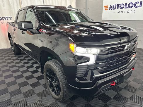 Used 2025 Chevrolet Silverado 1500 LT Trail Boss w/ LT Trail Boss Premium Package AWD/4WD image 2