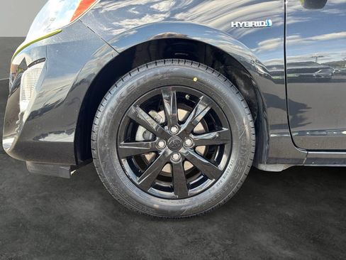 Used 2016 Toyota Prius C Persona Series FWD image 5