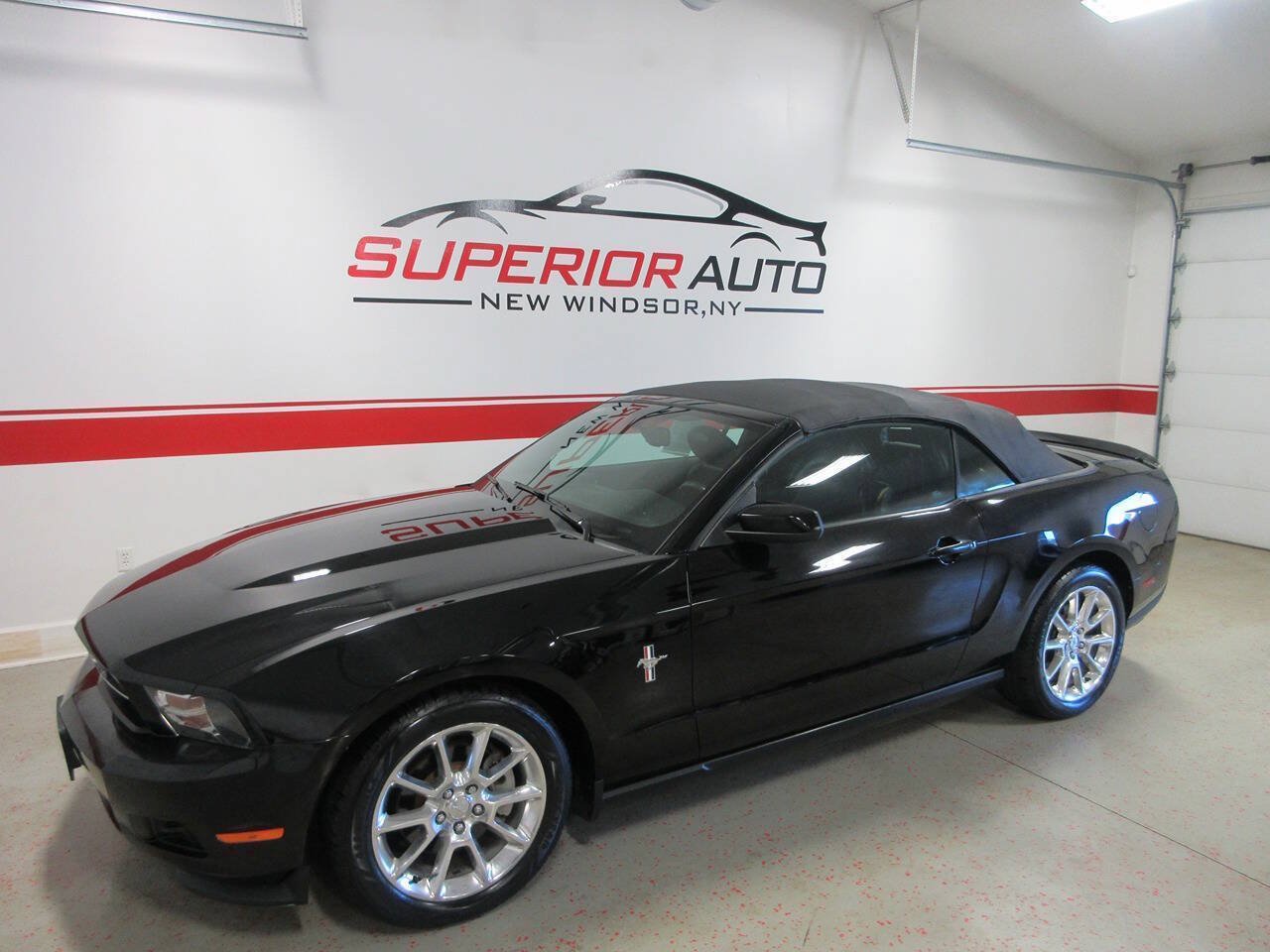 Used 2011 Ford Mustang Premium w/ 202A Rapid Spec Order Code RWD image 1