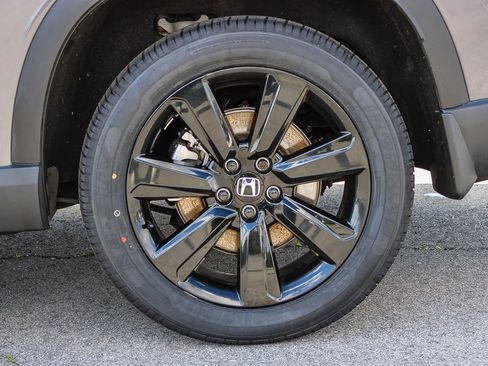 Certified 2025 Honda Pilot Black Edition image 8