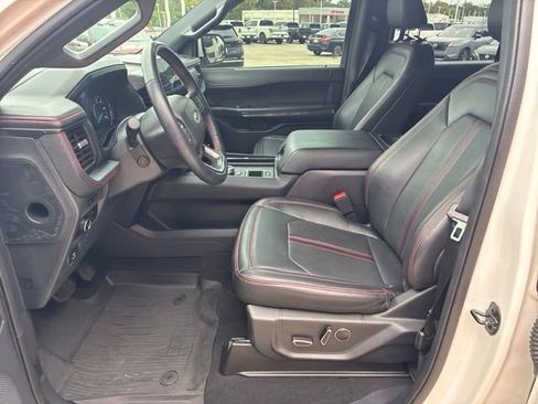 Used 2023 Ford Expedition Limited RWD image 17