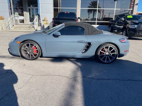 Used 2017 Porsche 718 Boxster S image 9