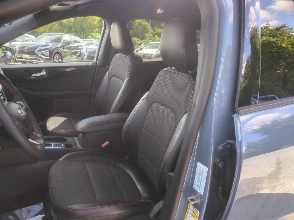 Used 2023 Ford Escape ST-Line w/ Tech Pack #1 AWD/4WD image 14