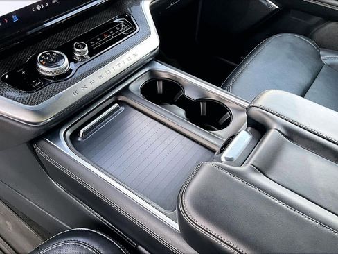 Used 2025 Ford Expedition Max Platinum w/ Stealth Performance Package image 21