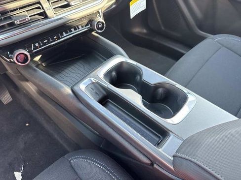 New 2026 Chevrolet Equinox EV LT image 19