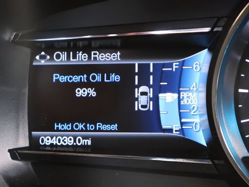 Used 2019 Ford Explorer Limited w/ Ford Safe & Smart Package FWD image 24