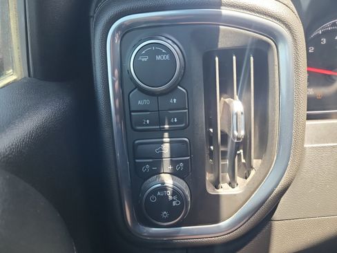 Used 2021 Chevrolet Silverado 1500 LT AWD/4WD image 23