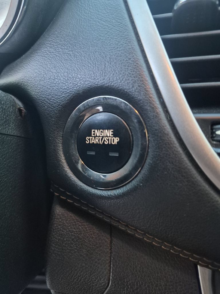 Used 2019 Chevrolet Trax LT w/ LT Convenience Package AWD/4WD image 25