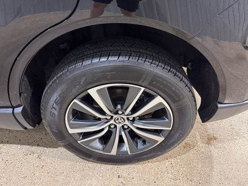 Used 2021 Toyota Venza LE w/ Carpet Mat Package (TMS) AWD/4WD image 31
