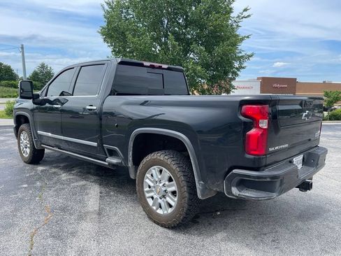 Used 2024 Chevrolet Silverado 2500 High Country w/ Technology Package AWD/4WD image 4