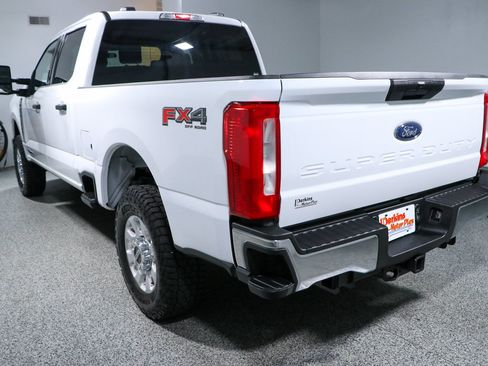 Used 2024 Ford F250 XLT w/ FX4 Off-Road Package AWD/4WD image 9