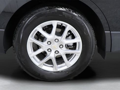 Used 2024 Chevrolet Equinox LT image 9